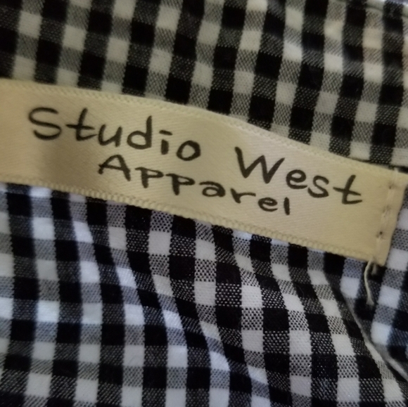 Lovely long sleeved gingham blouse - Picture 6 of 6